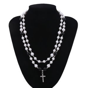 Pearl necklace with cross pendant
